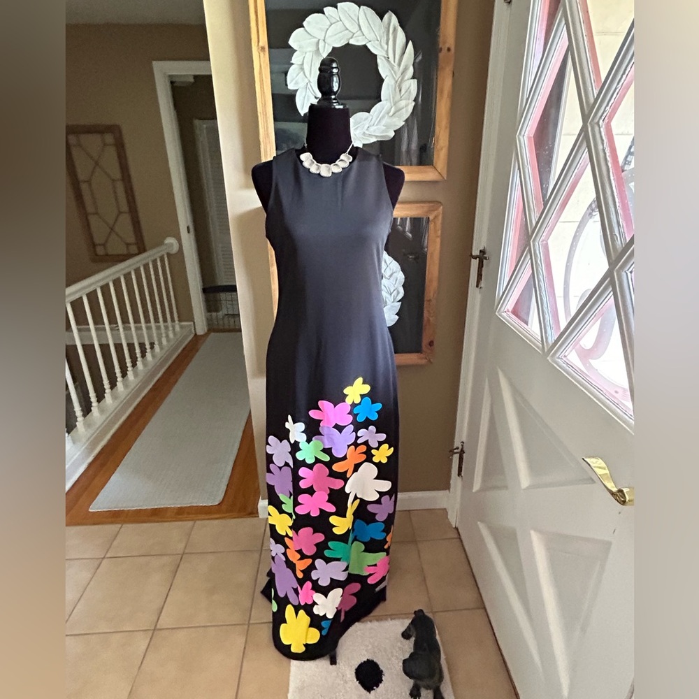 NWOT black with floral daisies maxi dress
